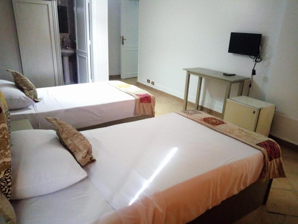 Invitation Hostel *